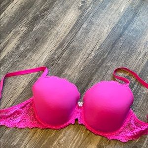 38D lightly lined lace bra